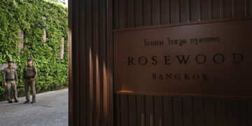 Myanmar Junta Chief Meets Malaysian PM in Thailand