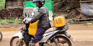 Karenni Resistance Leaders Vow to Crack Down on Price Gouging as Fuel Crisis Deepens