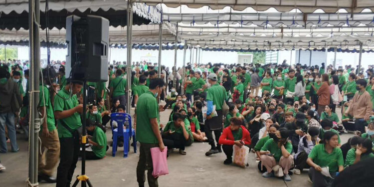 Over 1,400 Myanmar Workers Fired Without Notice in Thailand, Labor Activists Say